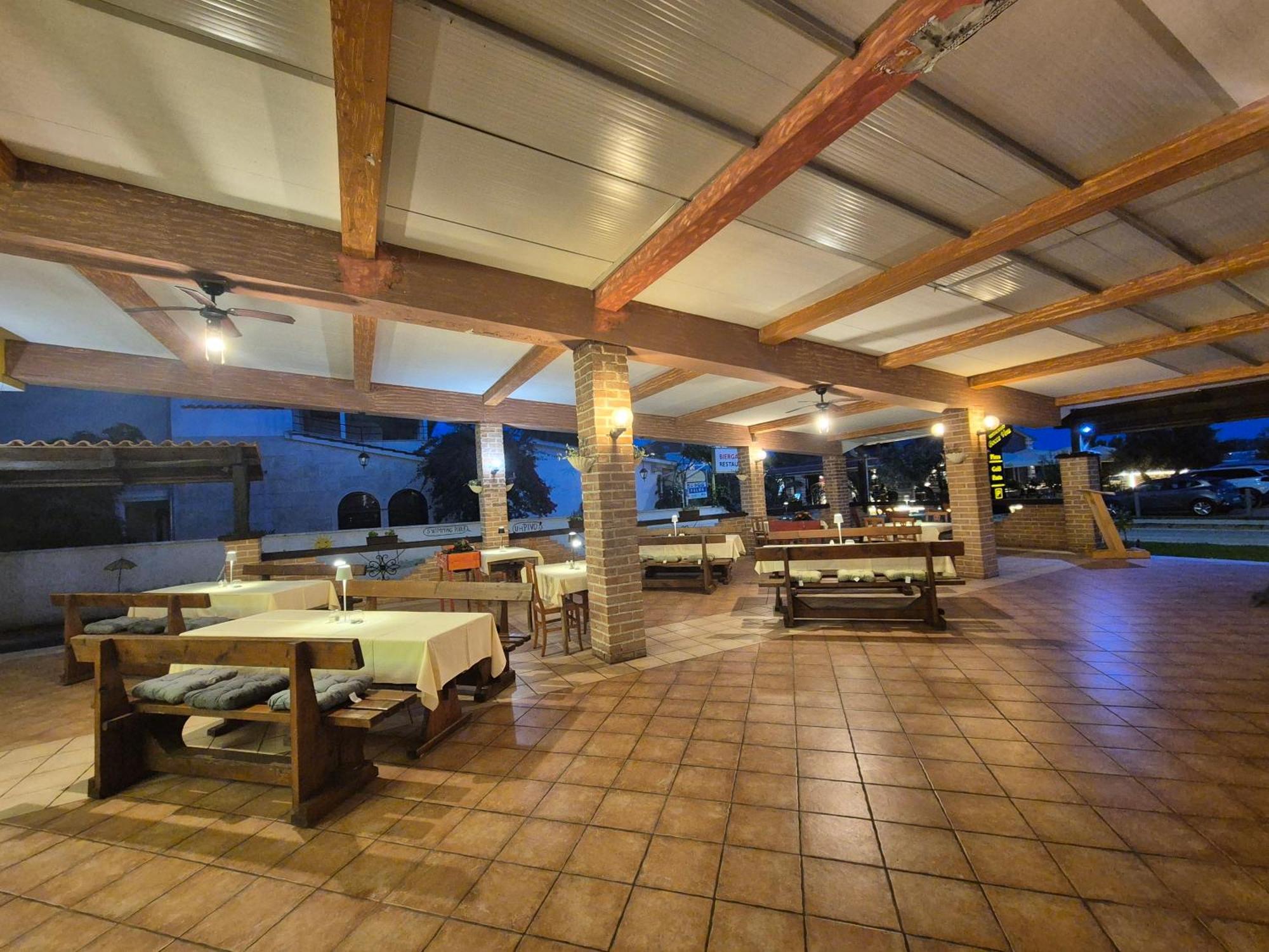 Biergarten Медулин Екстер'єр фото