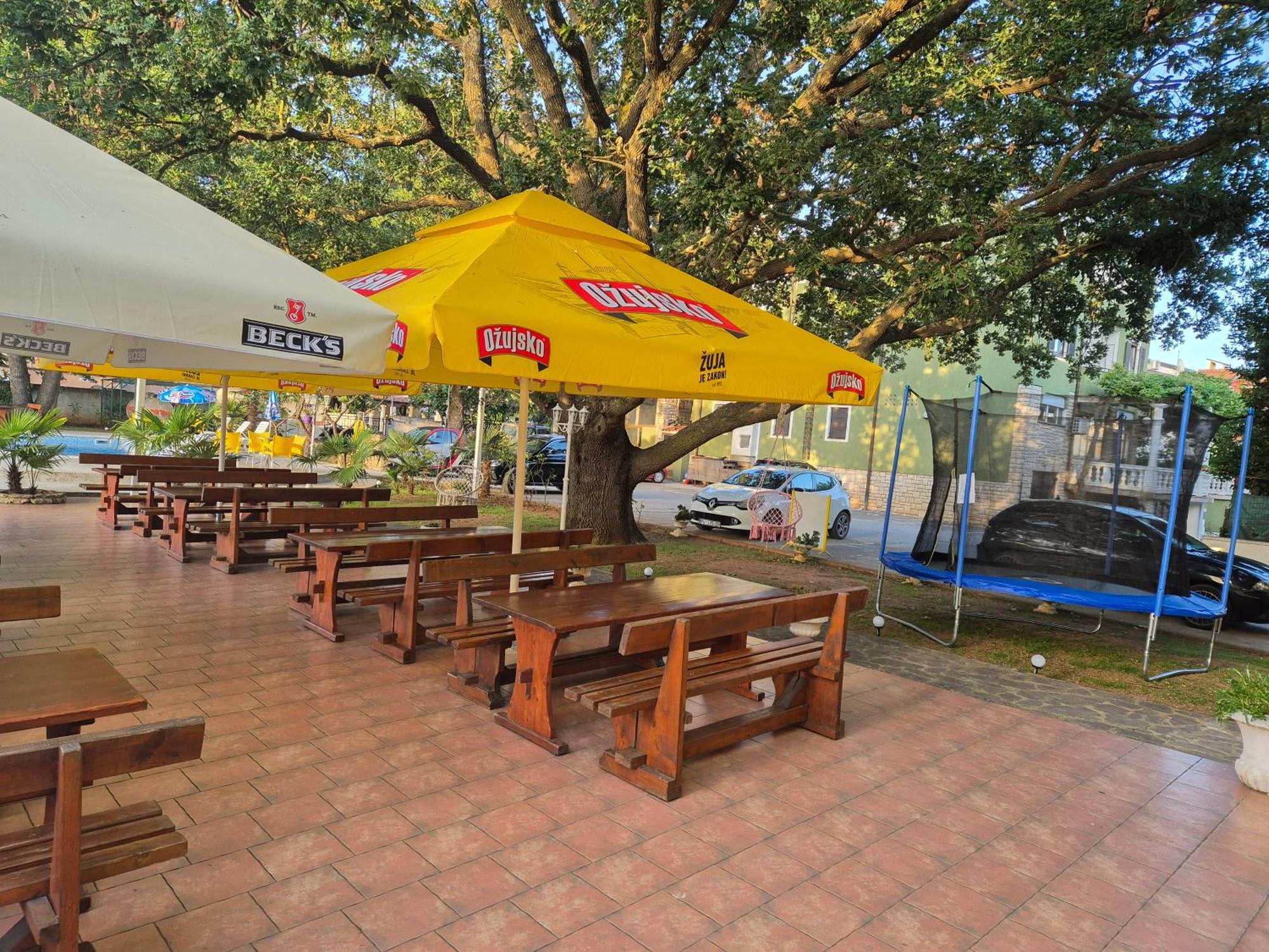 Biergarten Медулин Екстер'єр фото
